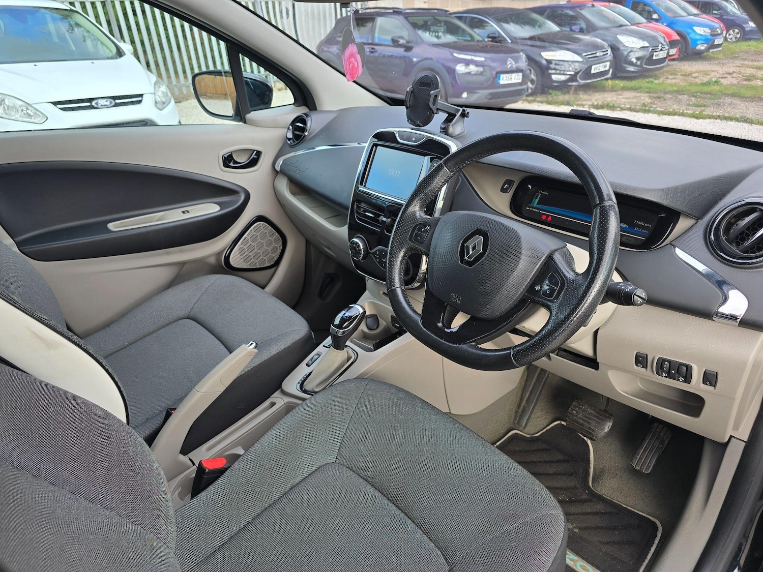 Used Renault Zoe for sale - 76989952: Photo 9