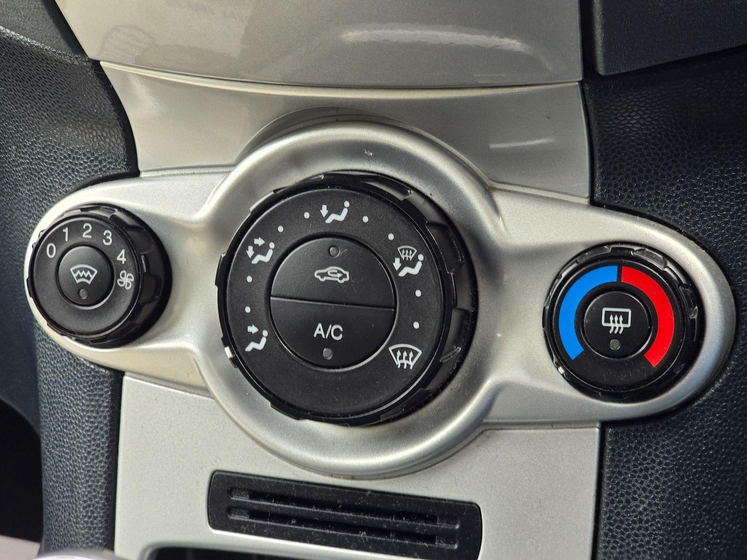 Used Ford Fiesta 2009 for sale - 77248201: Photo 21