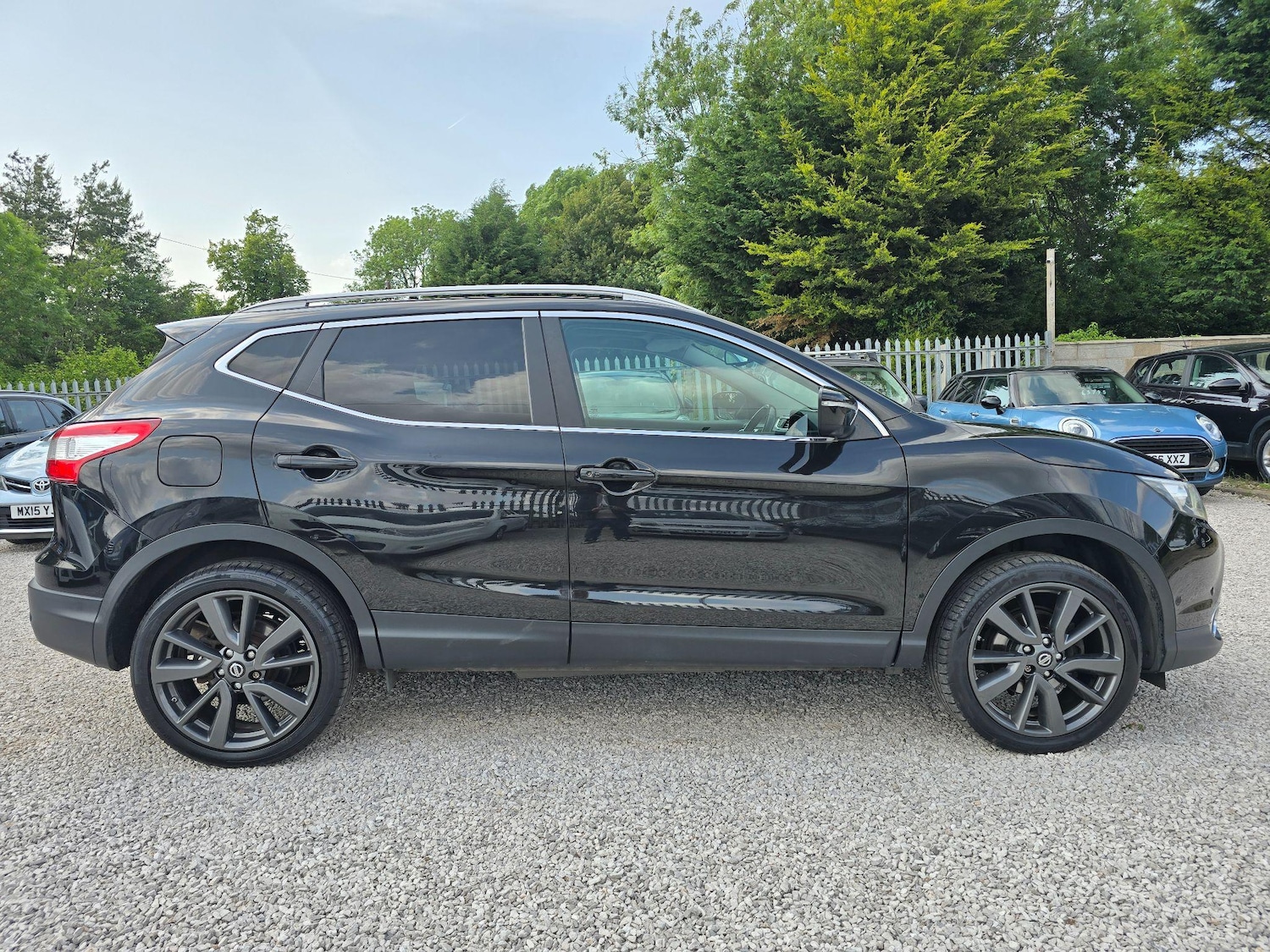 Used Nissan Qashqai 2014 for sale - 76987885: Photo 2