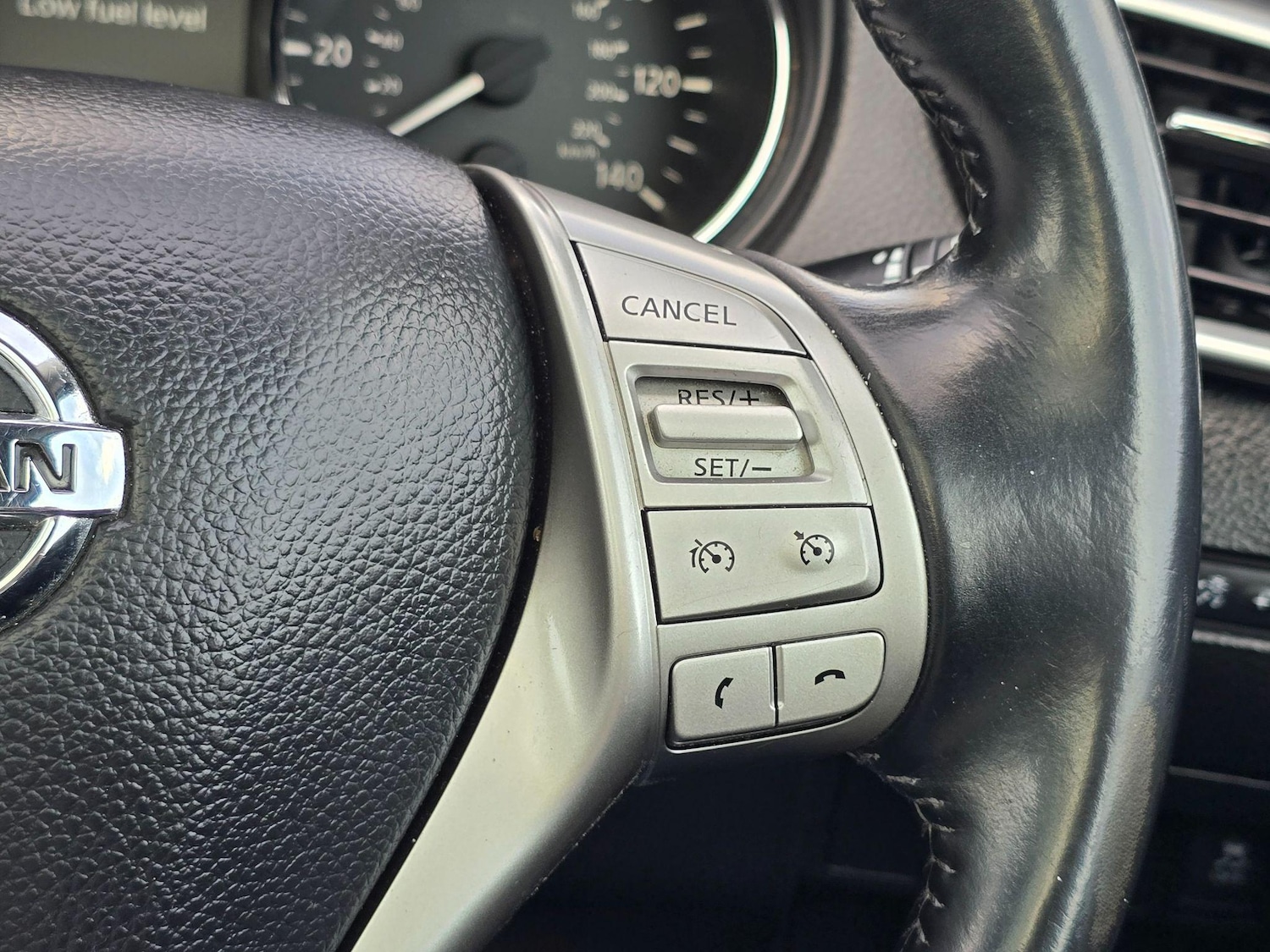 Used Nissan Qashqai 2014 for sale - 76987885: Photo 24