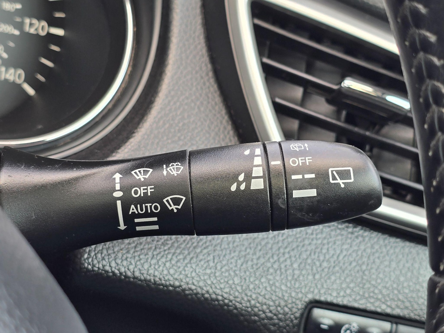 Used Nissan Qashqai 2014 for sale - 76987885: Photo 29