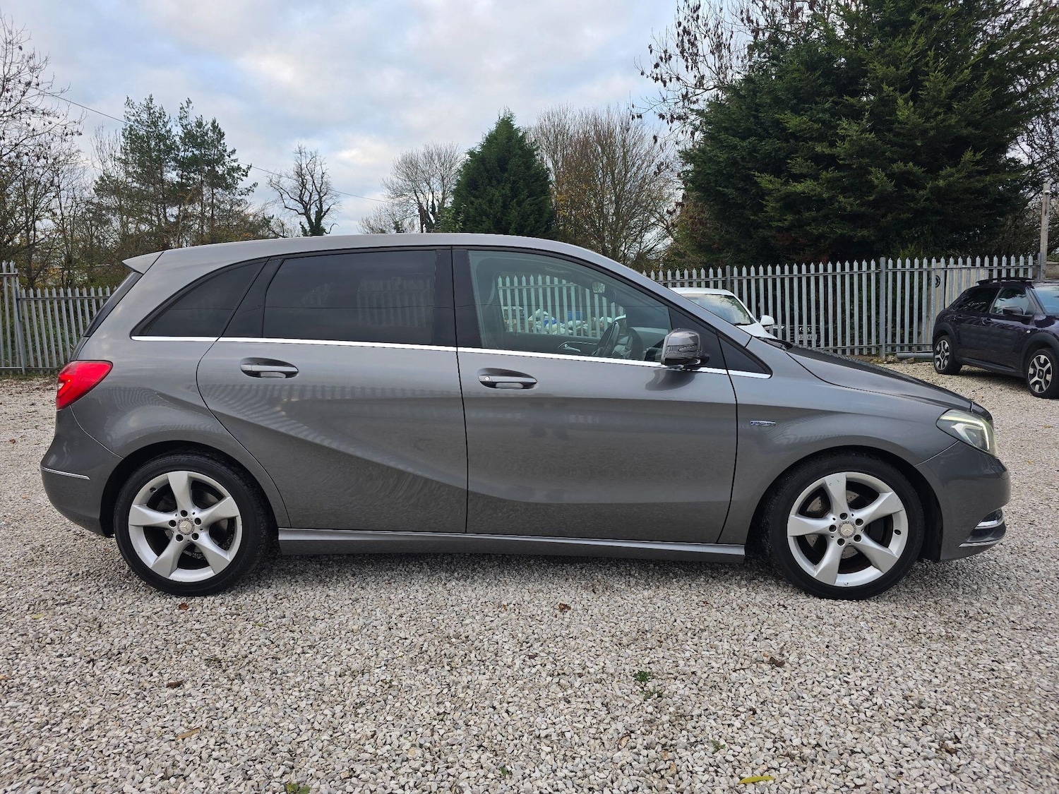 Used Mercedes-Benz B Class 2012 for sale - 76597439: Photo 2