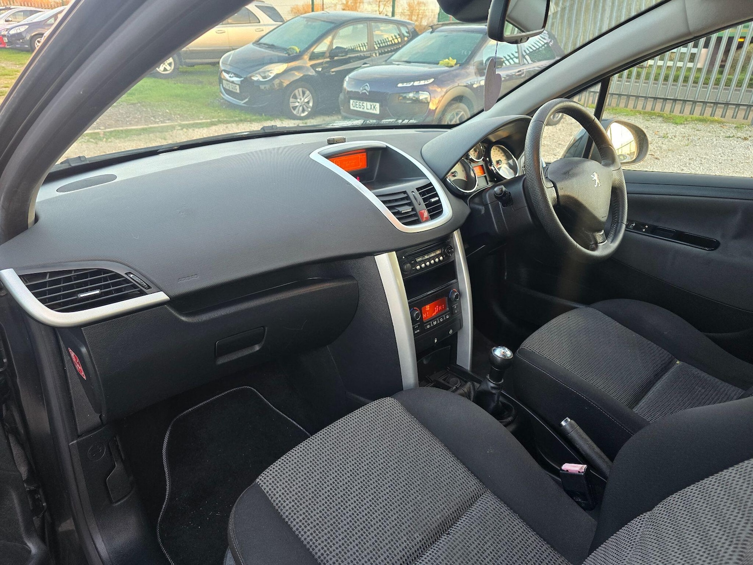 Used Peugeot 207 2010 for sale - 76633972: Photo 11