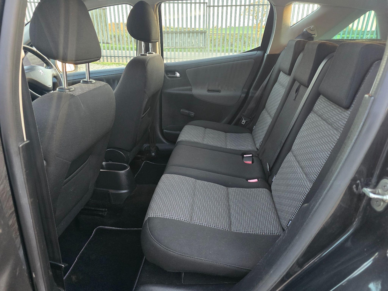 Used Peugeot 207 2010 for sale - 76633972: Photo 13