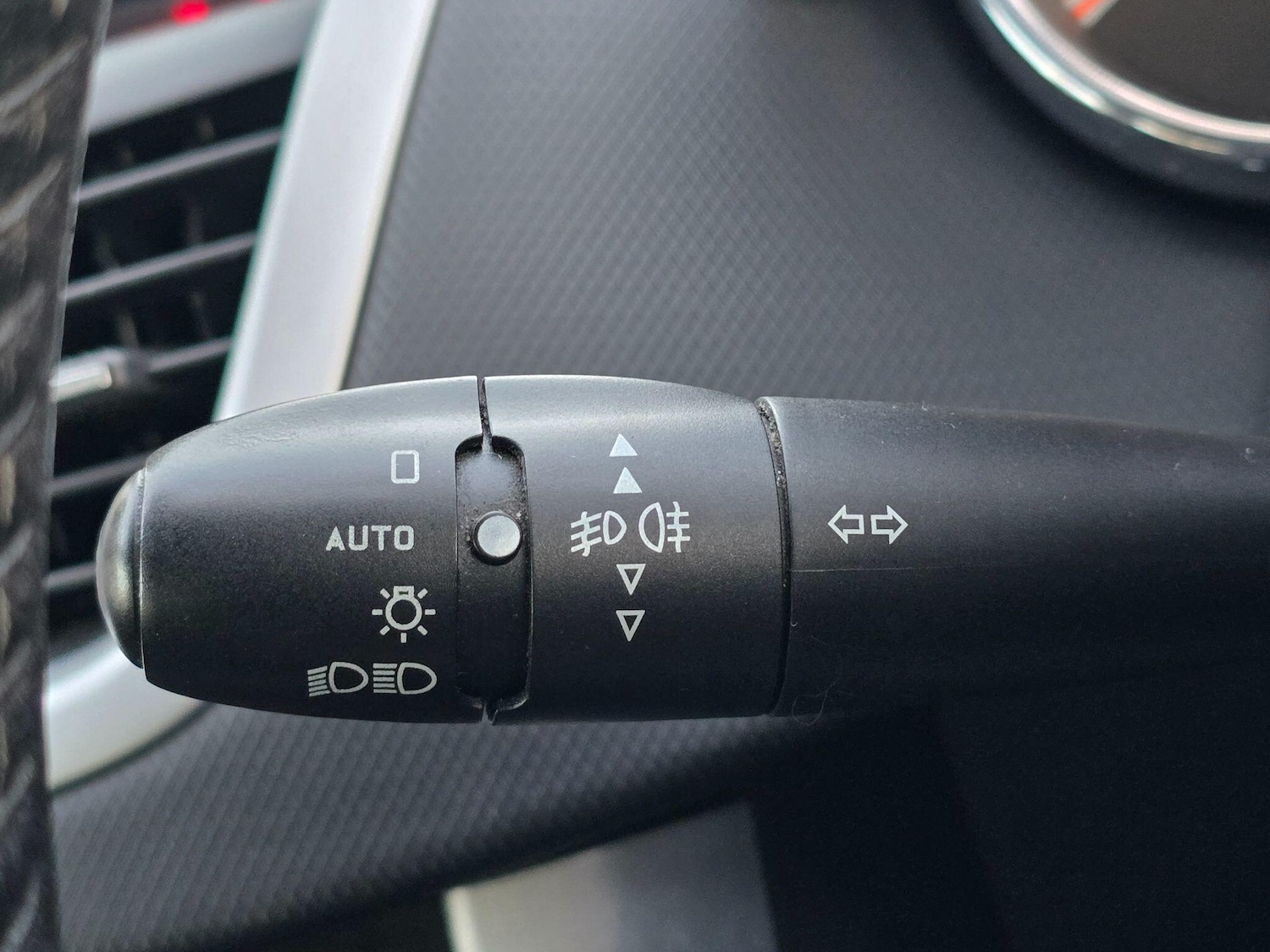 Used Peugeot 207 2010 for sale - 76633972: Photo 19