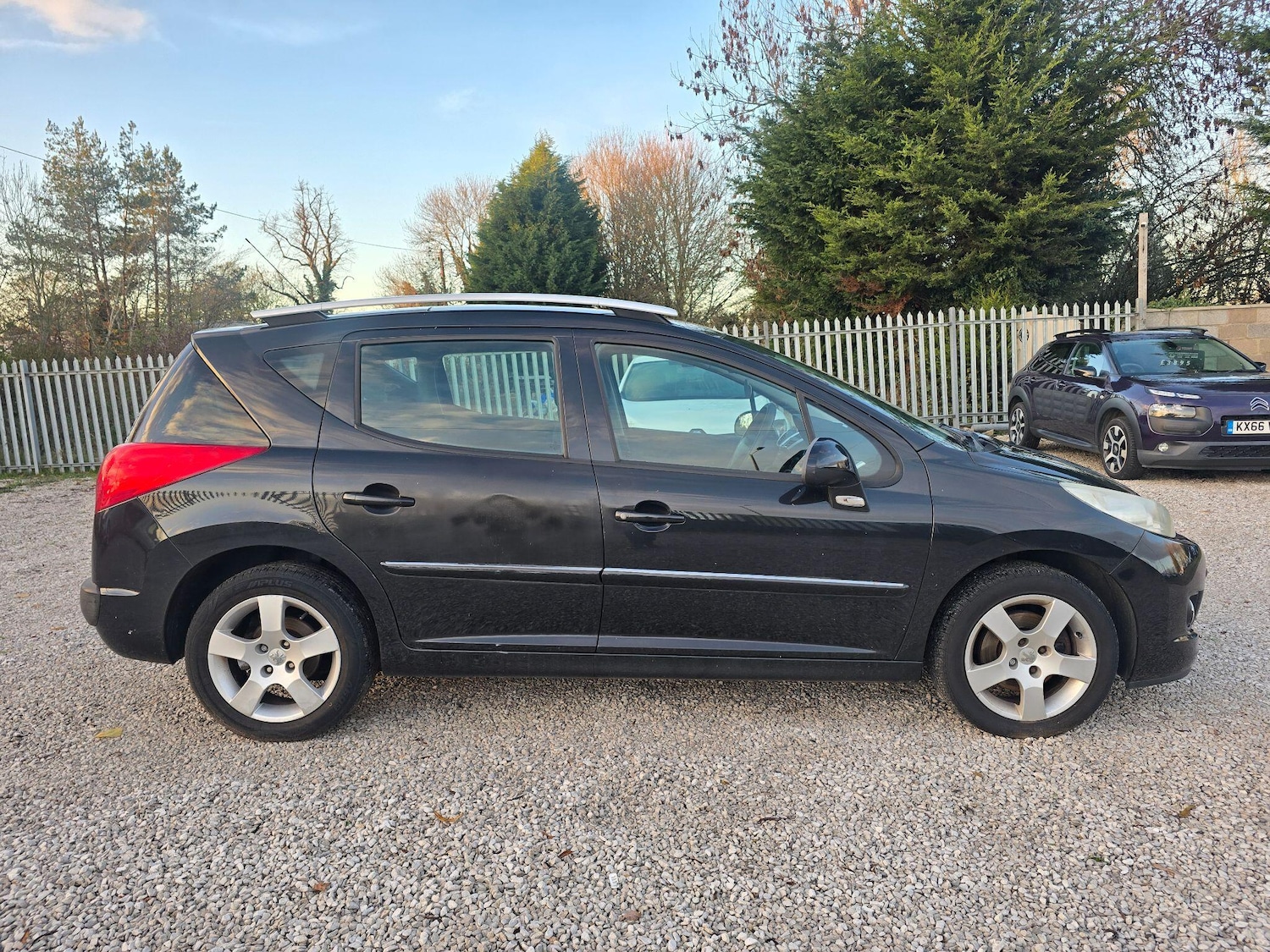 Used Peugeot 207 2010 for sale - 76633972: Photo 2
