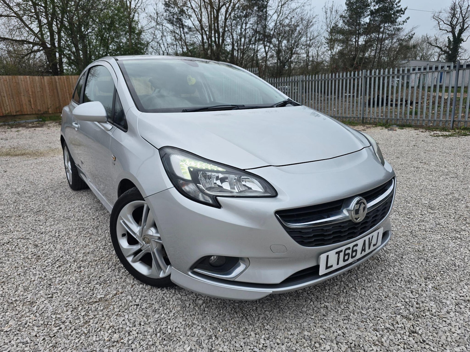 Used Vauxhall Corsa 2016 for sale - 77982547: Photo 1