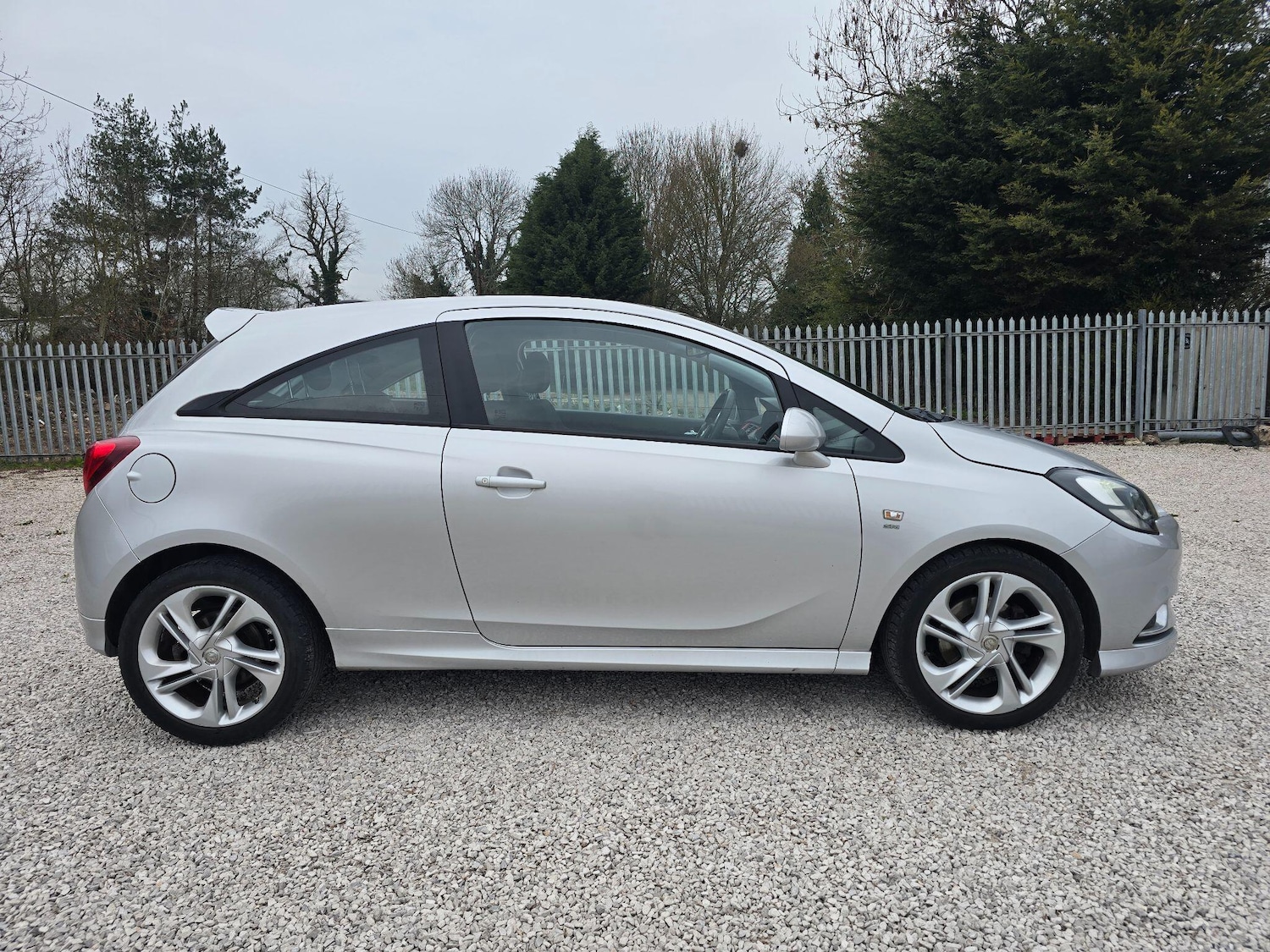 Used Vauxhall Corsa 2016 for sale - 77982547: Photo 2
