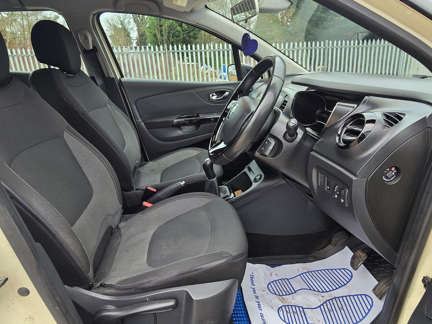 Used Renault Captur 2015 for sale - 77057524: Photo 11