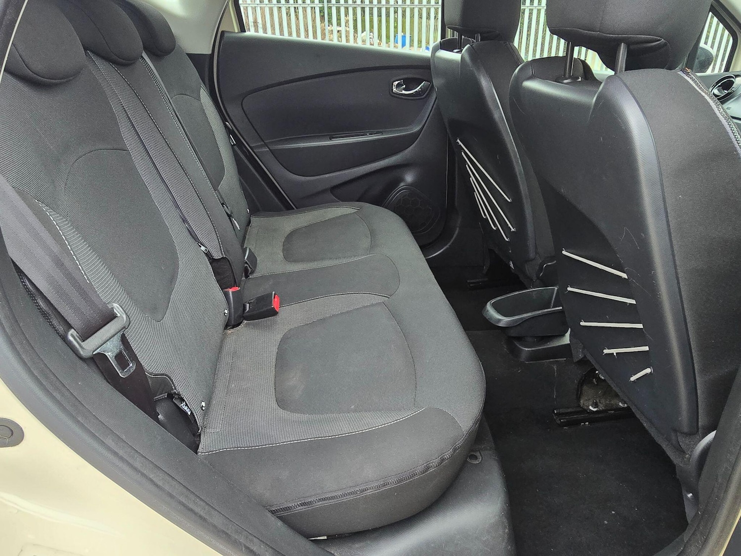 Used Renault Captur 2015 for sale - 77057524: Photo 15