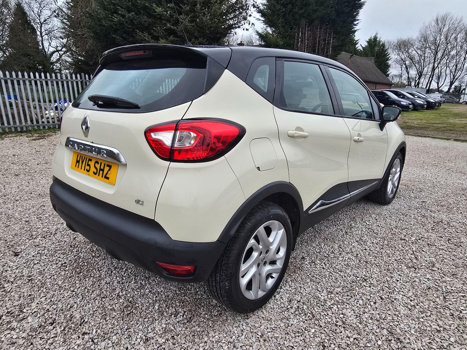 Used Renault Captur 2015 for sale - 77057524: Photo 3