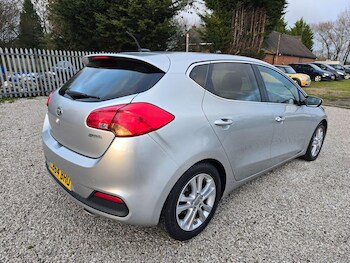 Used Kia Ceed 2015 for sale - 77015757: Photo