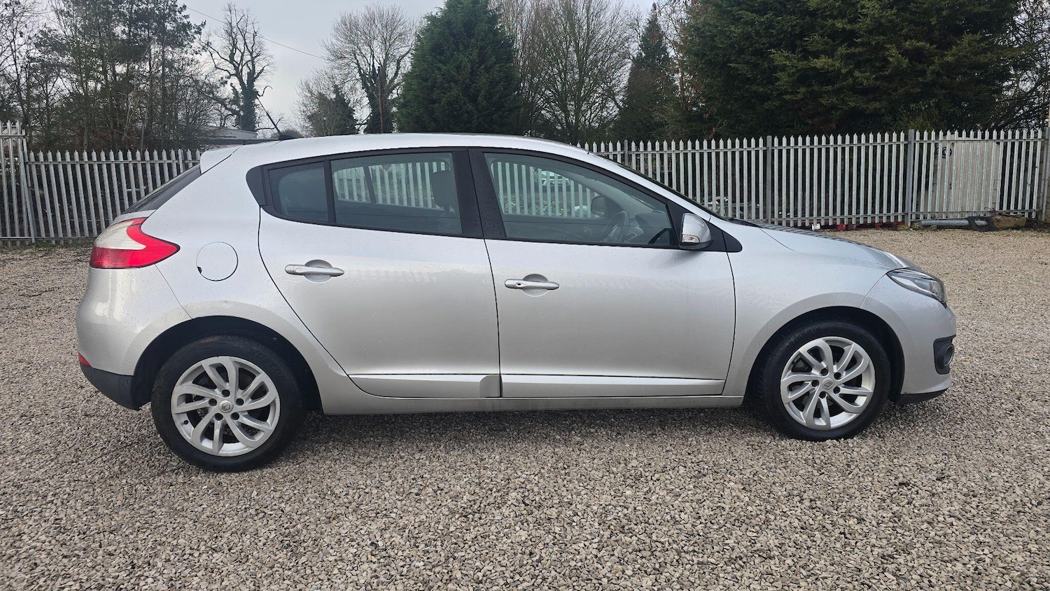 Used Renault Megane 2014 for sale - 77440380: Photo 2
