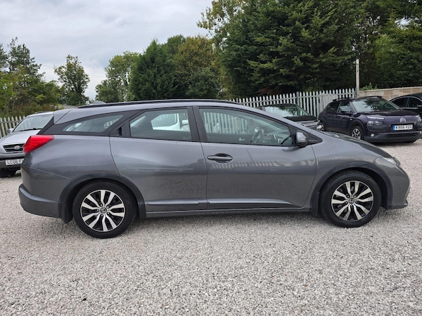 Used Honda Civic 2014 for sale - 76094659: Photo 2