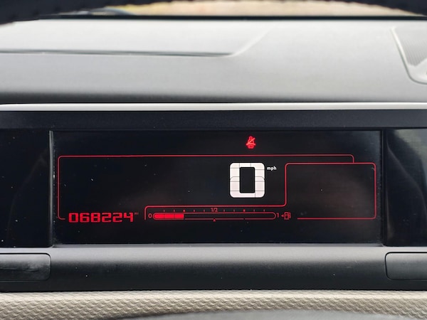 Used Citroen C4 Cactus 2015 for sale - 75199402: Photo 25