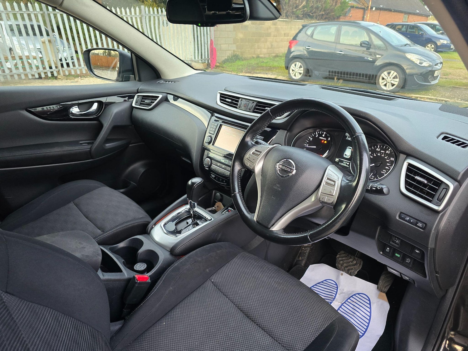 Used Nissan Qashqai 2016 for sale - 77248202: Photo 10