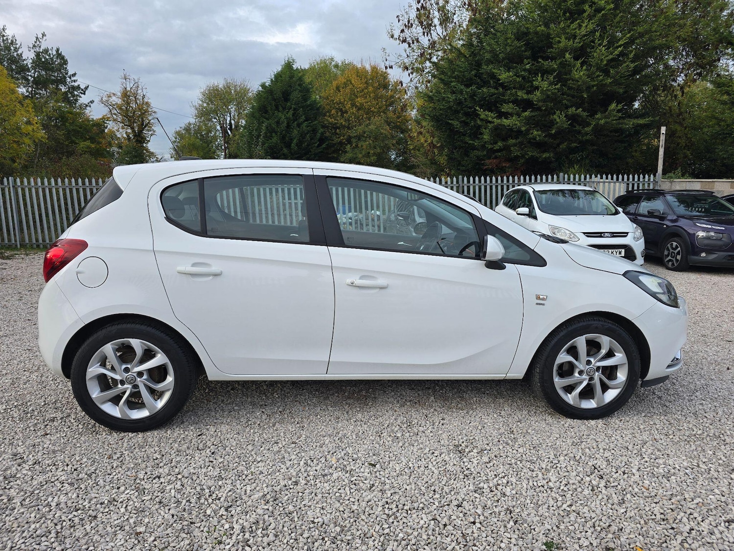 Used Vauxhall Corsa 2016 for sale - 76378032: Photo 2