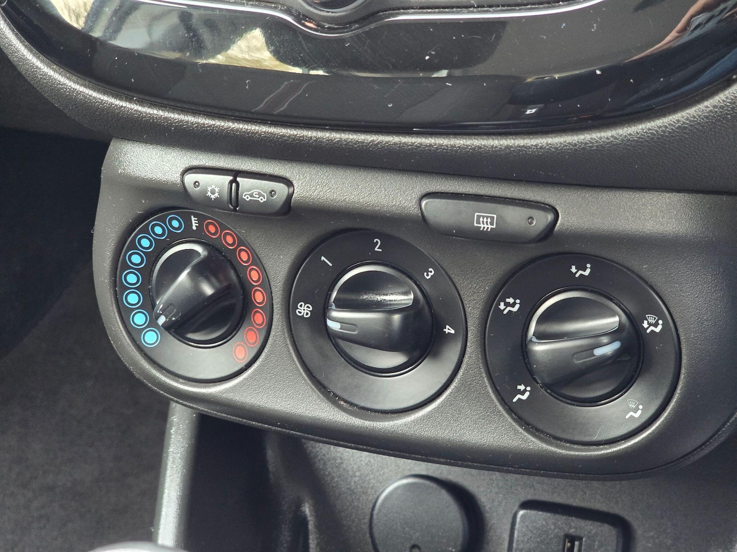 Used Vauxhall Corsa 2016 for sale - 76378032: Photo 21