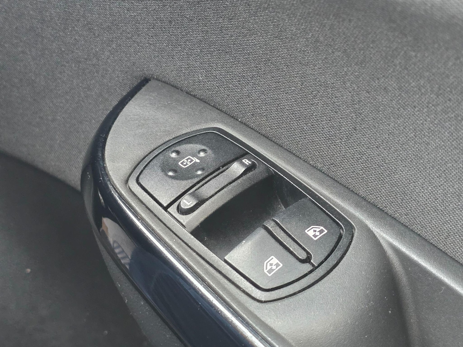 Used Vauxhall Corsa 2016 for sale - 76378032: Photo 25