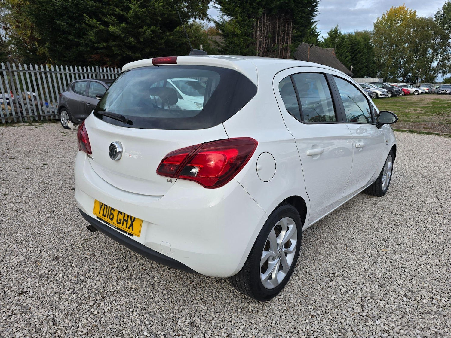 Used Vauxhall Corsa 2016 for sale - 76378032: Photo 3