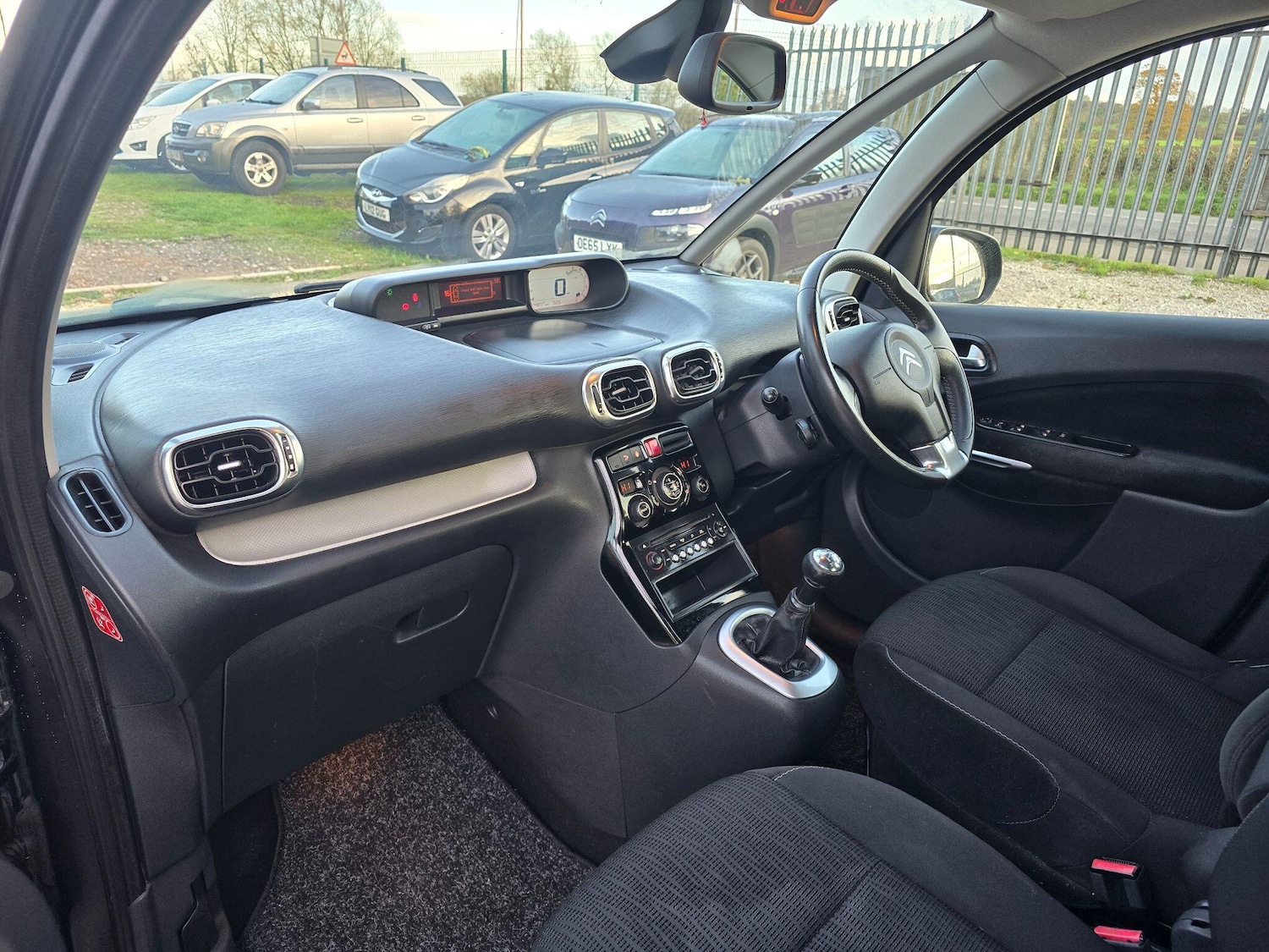 Used Citroen C3 Picasso 2013 for sale - 76572219: Photo 12