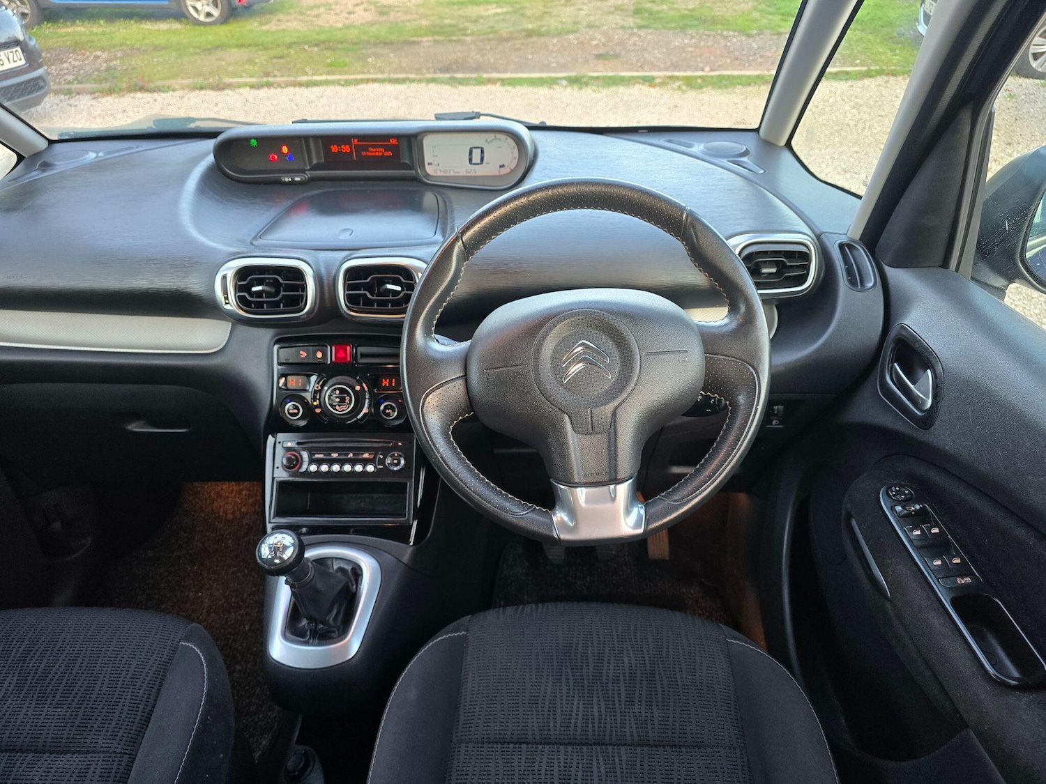 Used Citroen C3 Picasso 2013 for sale - 76572219: Photo 18