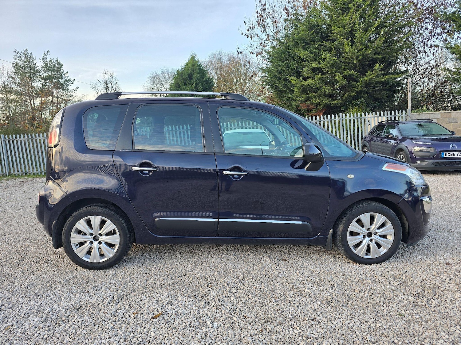 Used Citroen C3 Picasso 2013 for sale - 76572219: Photo 2