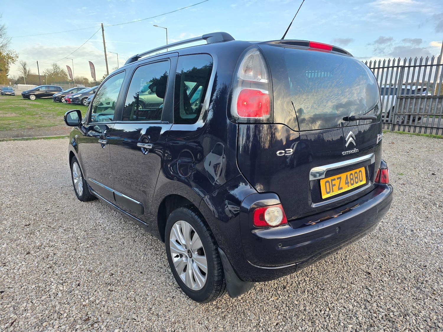 Used Citroen C3 Picasso 2013 for sale - 76572219: Photo 6