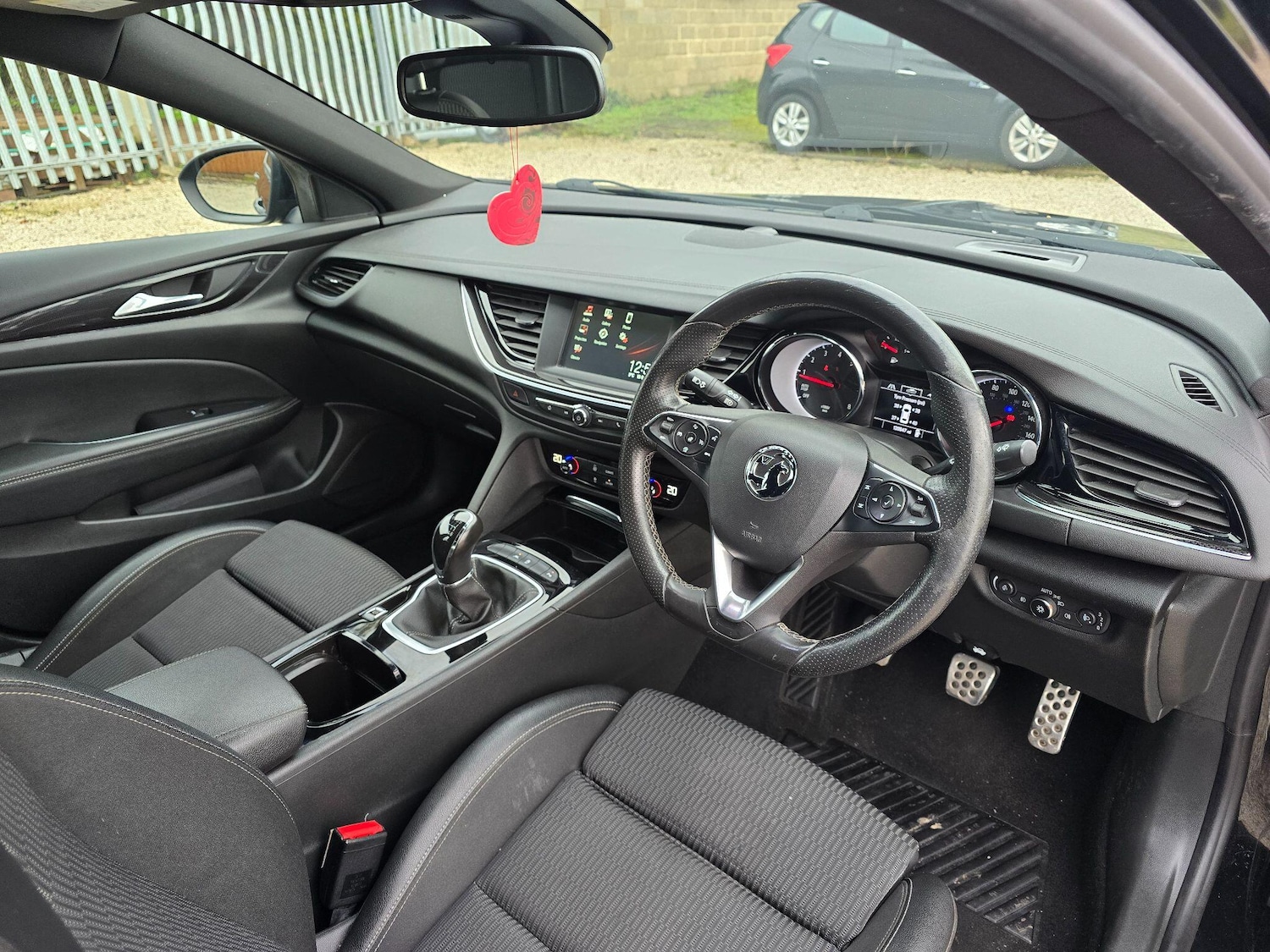 Used Vauxhall Insignia 2019 for sale - 77255309: Photo 10