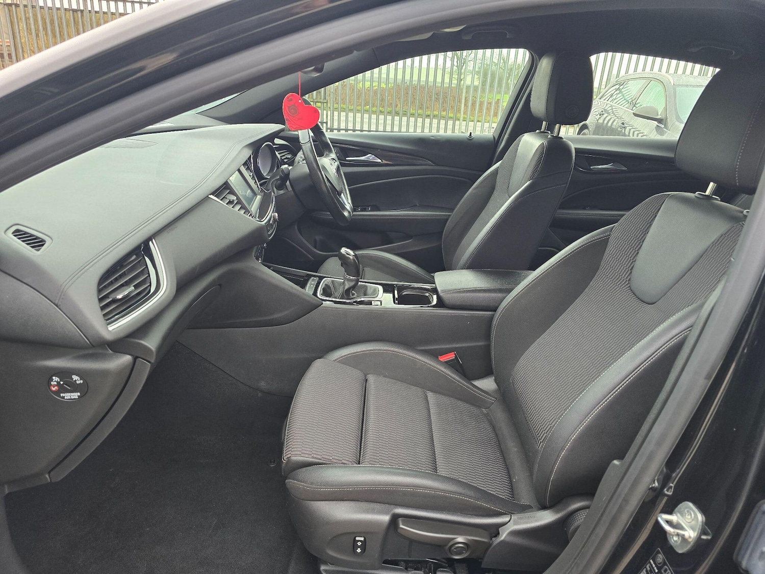 Used Vauxhall Insignia 2019 for sale - 77255309: Photo 12