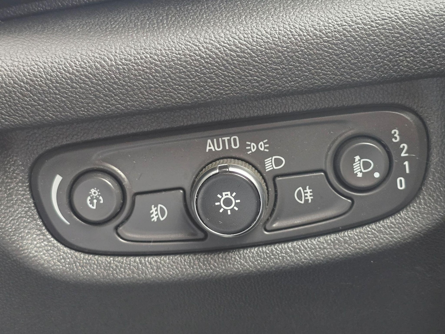 Used Vauxhall Insignia 2019 for sale - 77255309: Photo 29