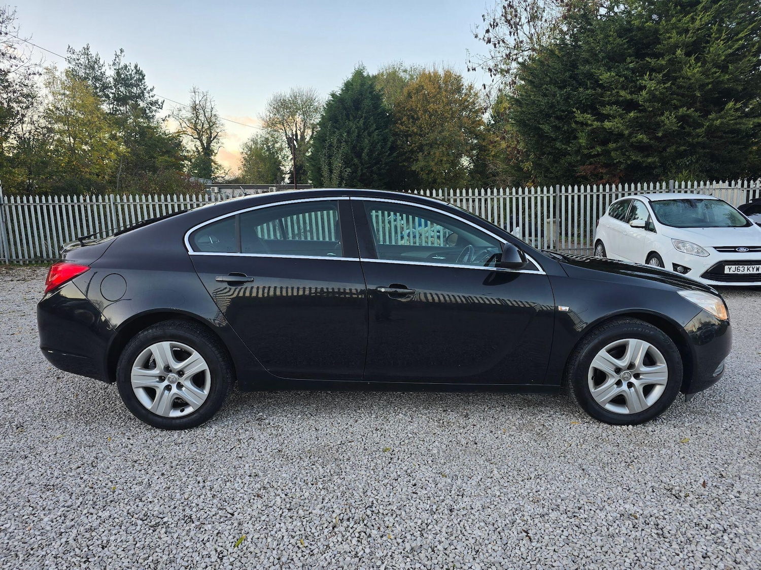 Used Vauxhall Insignia 2011 for sale - 76378095: Photo 2