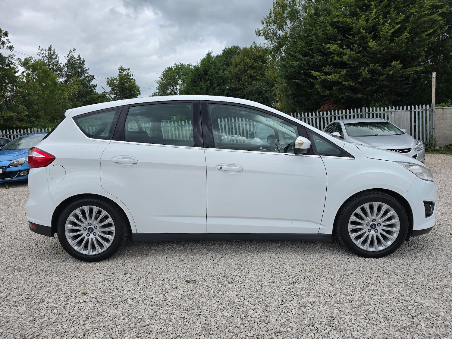 Used Ford C-Max 2013 for sale - 77248190: Photo 2