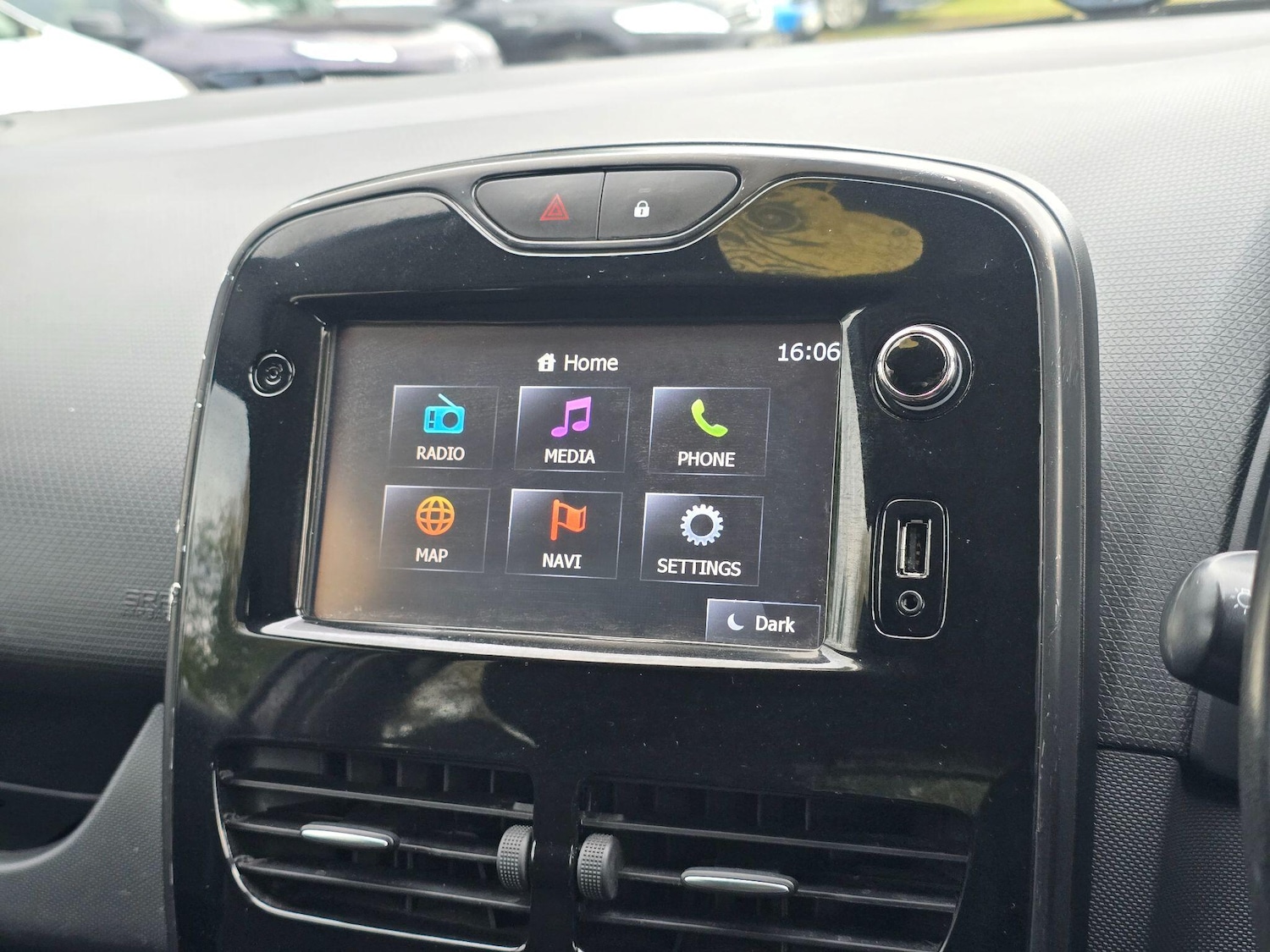 Used Renault Clio 2016 for sale - 77248184: Photo 20