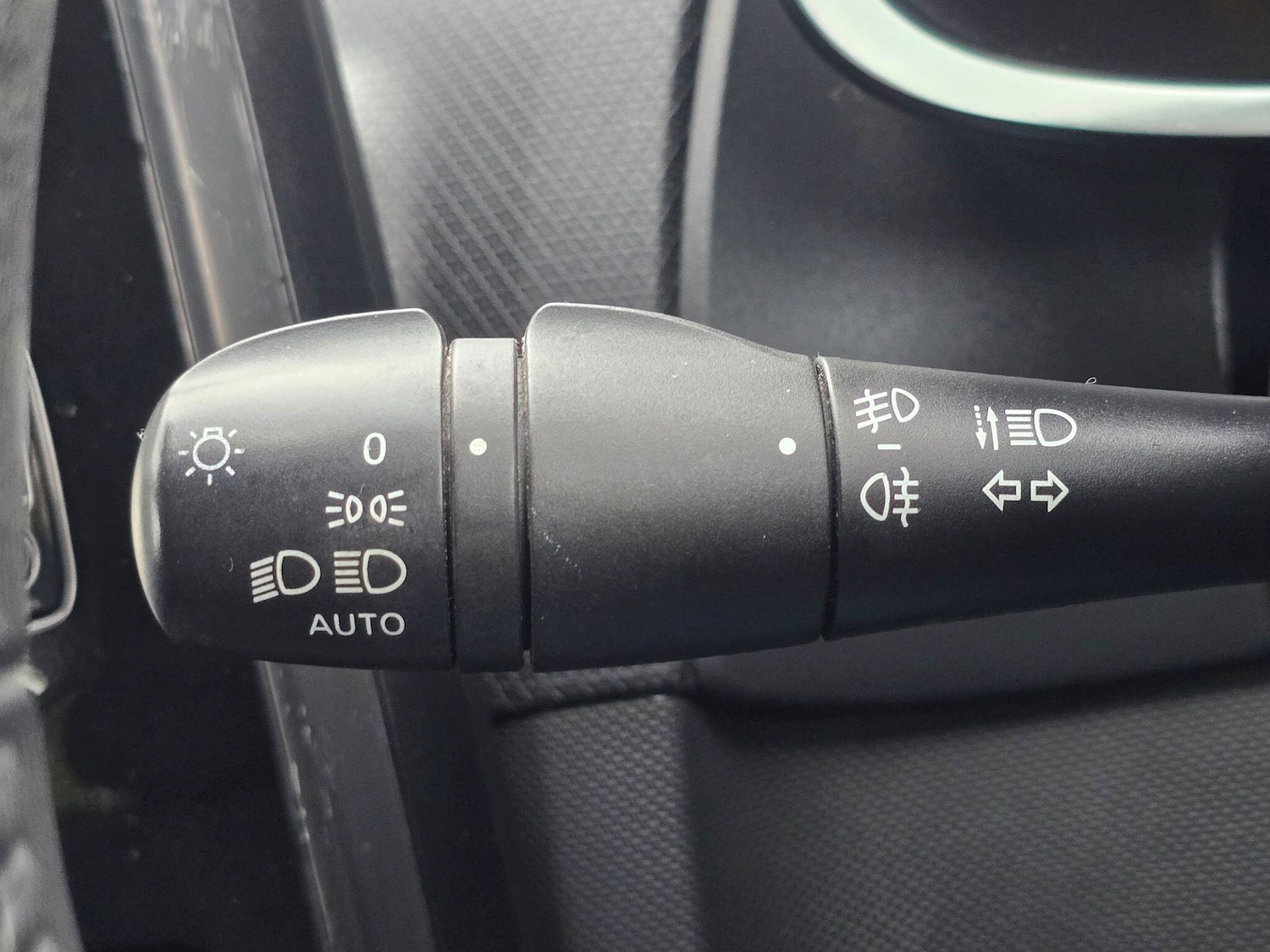 Used Renault Clio 2016 for sale - 77248184: Photo 25