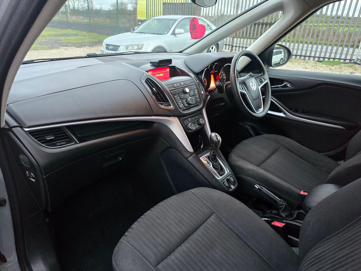 Used Vauxhall Zafira 2012 for sale - 77248179: Photo 12