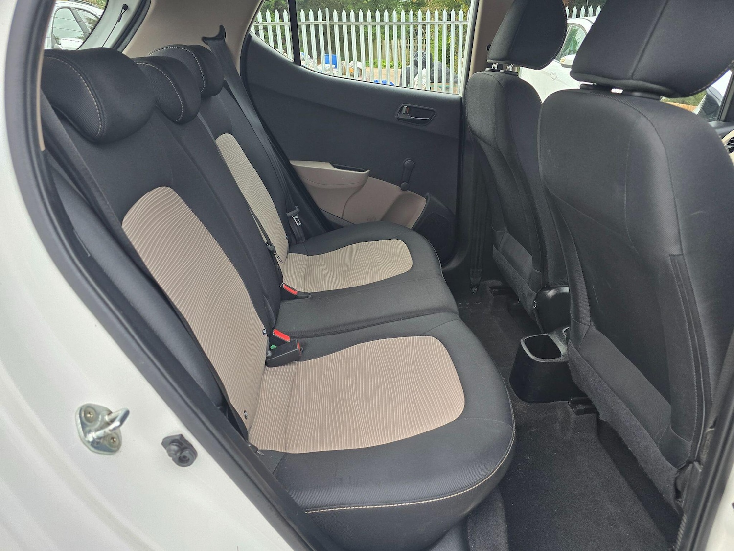 Used Hyundai i10 for sale - 76993807: Photo 16