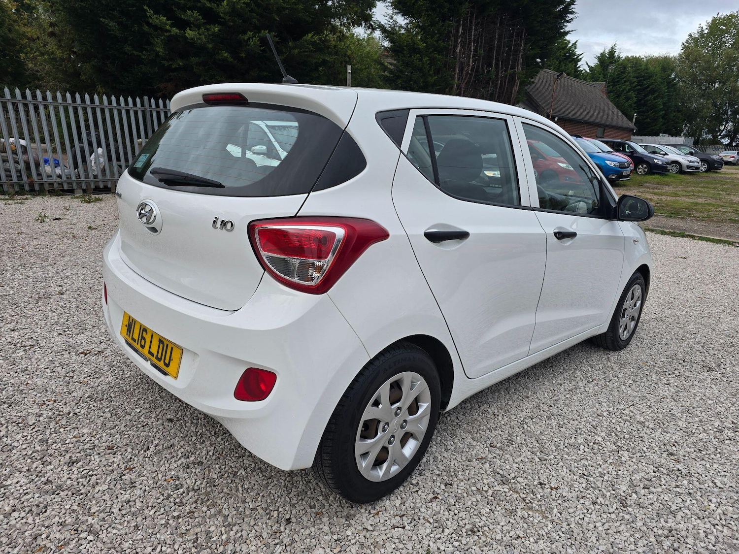 Used Hyundai i10 for sale - 76993807: Photo 3