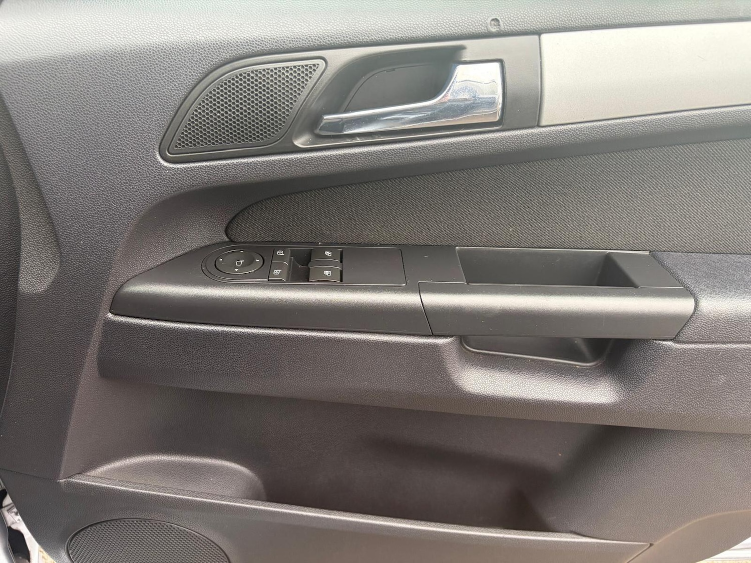 Used Vauxhall Zafira 2009 for sale - 77386658: Photo 42