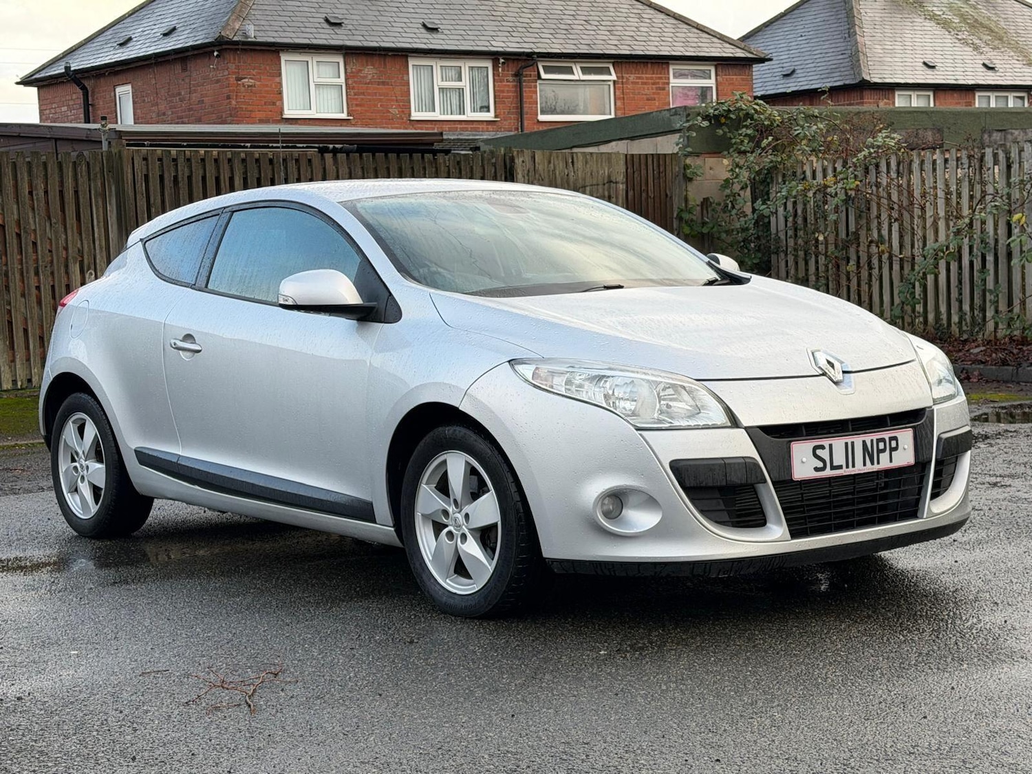 Used Renault Megane 2011 for sale - 76742804: Photo 1