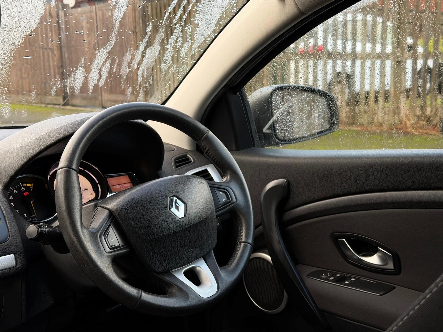 Used Renault Megane 2011 for sale - 76742804: Photo 15