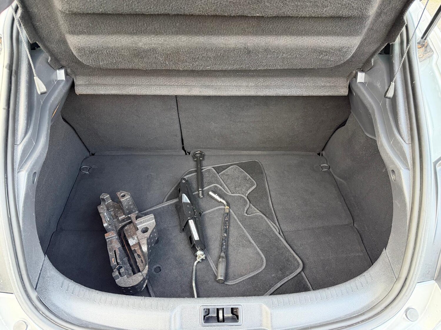 Used Renault Megane 2011 for sale - 76742804: Photo 26