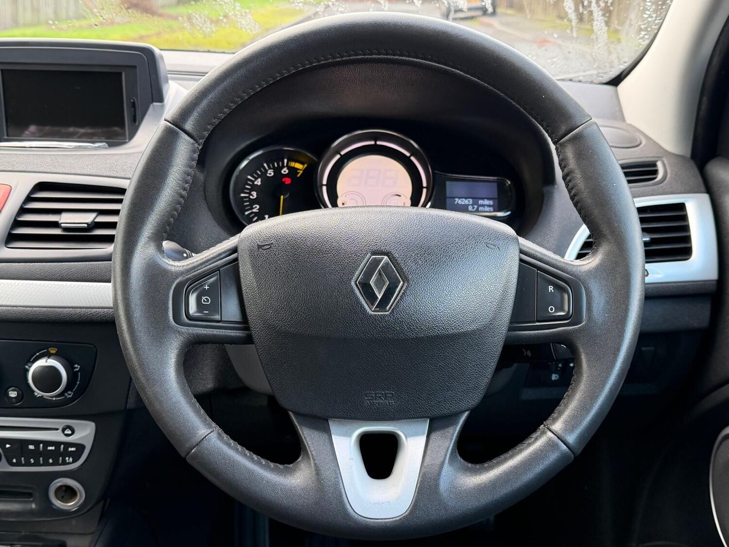 Used Renault Megane 2011 for sale - 76742804: Photo 28