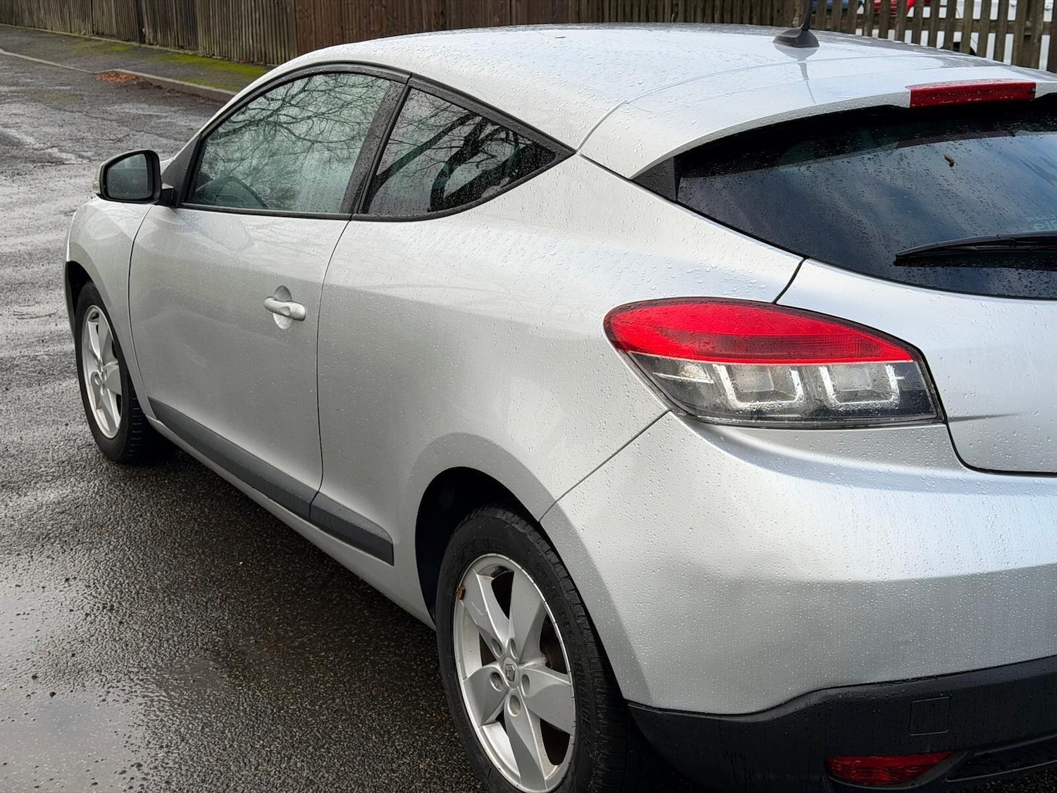Used Renault Megane 2011 for sale - 76742804: Photo 4