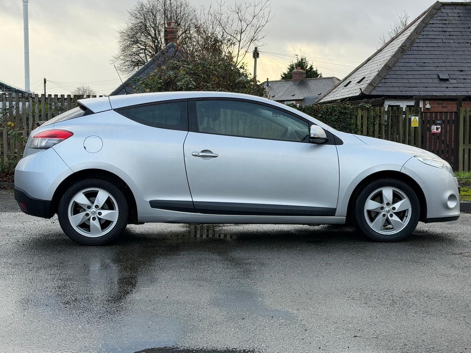 Used Renault Megane 2011 for sale - 76742804: Photo 8