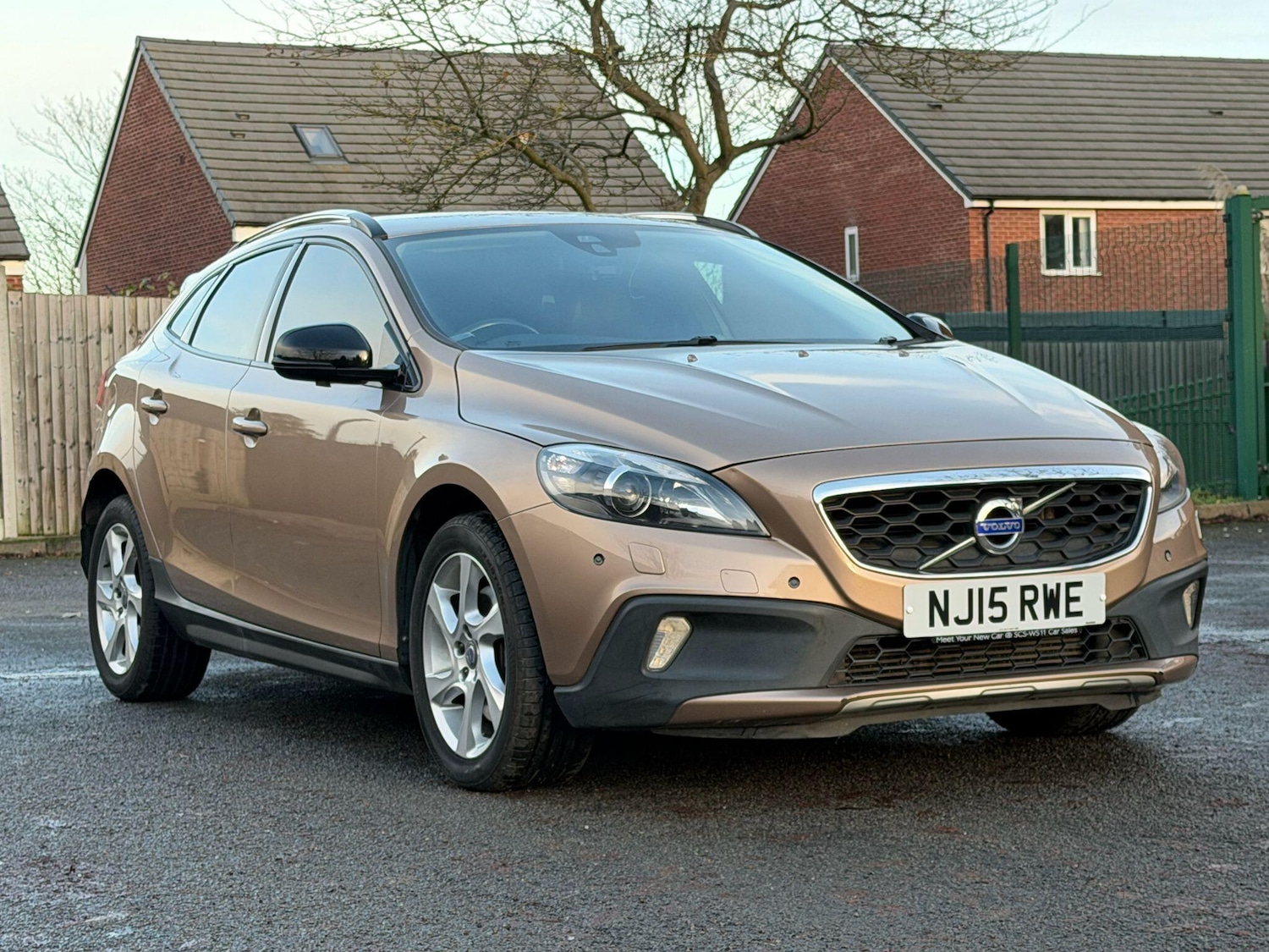Used Volvo V40 Cross Country 2015 for sale - 76753269: Photo 1