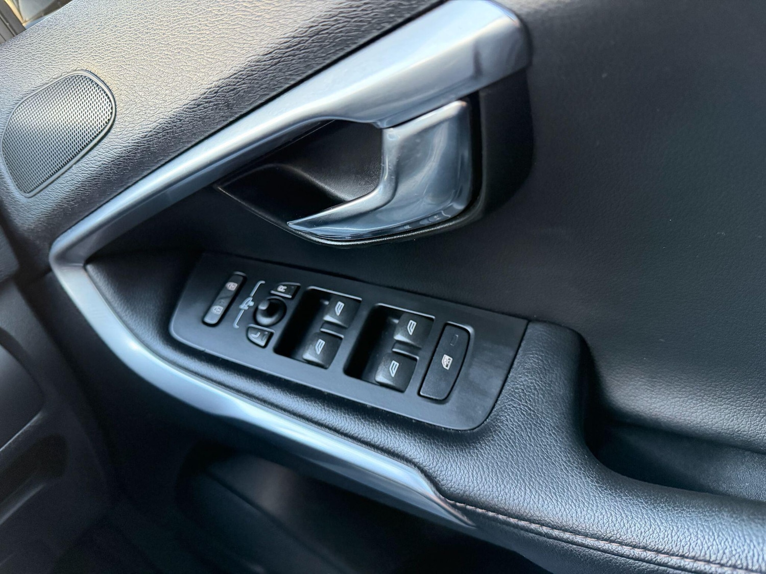 Used Volvo V40 Cross Country 2015 for sale - 76753269: Photo 21