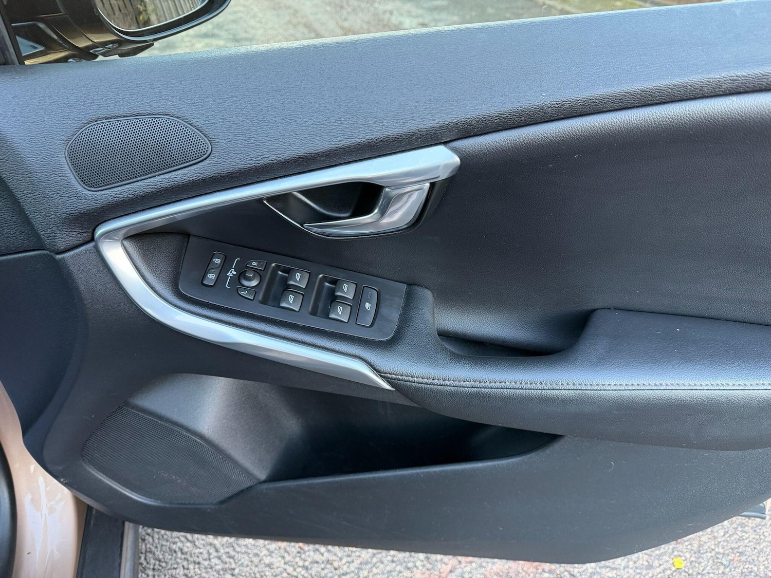 Used Volvo V40 Cross Country 2015 for sale - 76753269: Photo 23