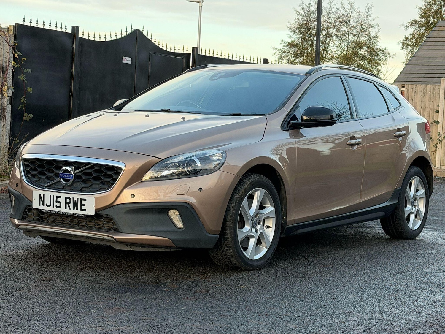 Used Volvo V40 Cross Country 2015 for sale - 76753269: Photo 3