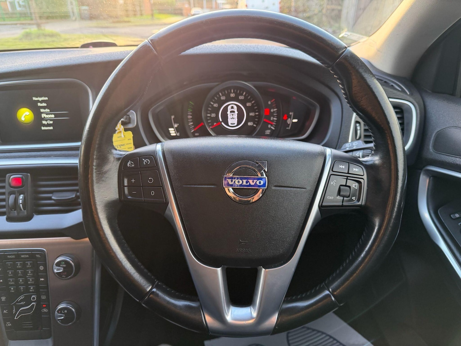 Used Volvo V40 Cross Country 2015 for sale - 76753269: Photo 33